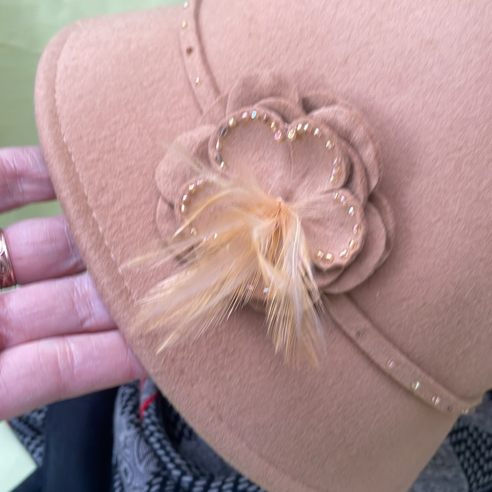 New tan August wool hat - Picture 3 of 12